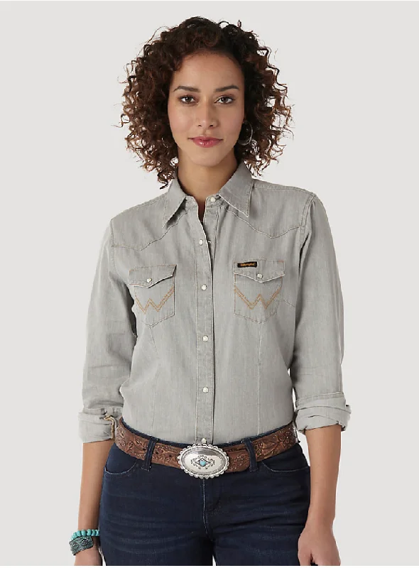 WRANGLER WOMENS LONG SLEEVE WESTERN SNAP W STITCHING ON POCKET DENIM SHIRT IN GREY DENIM STYLE LW3961D Relaxed Short Sleeve Tee